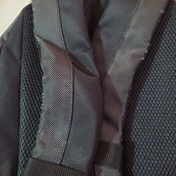 2 Backpacks - Picture 5 of 9